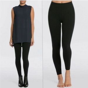 NWT SPANX Everywhere Icon Leggings Size Small